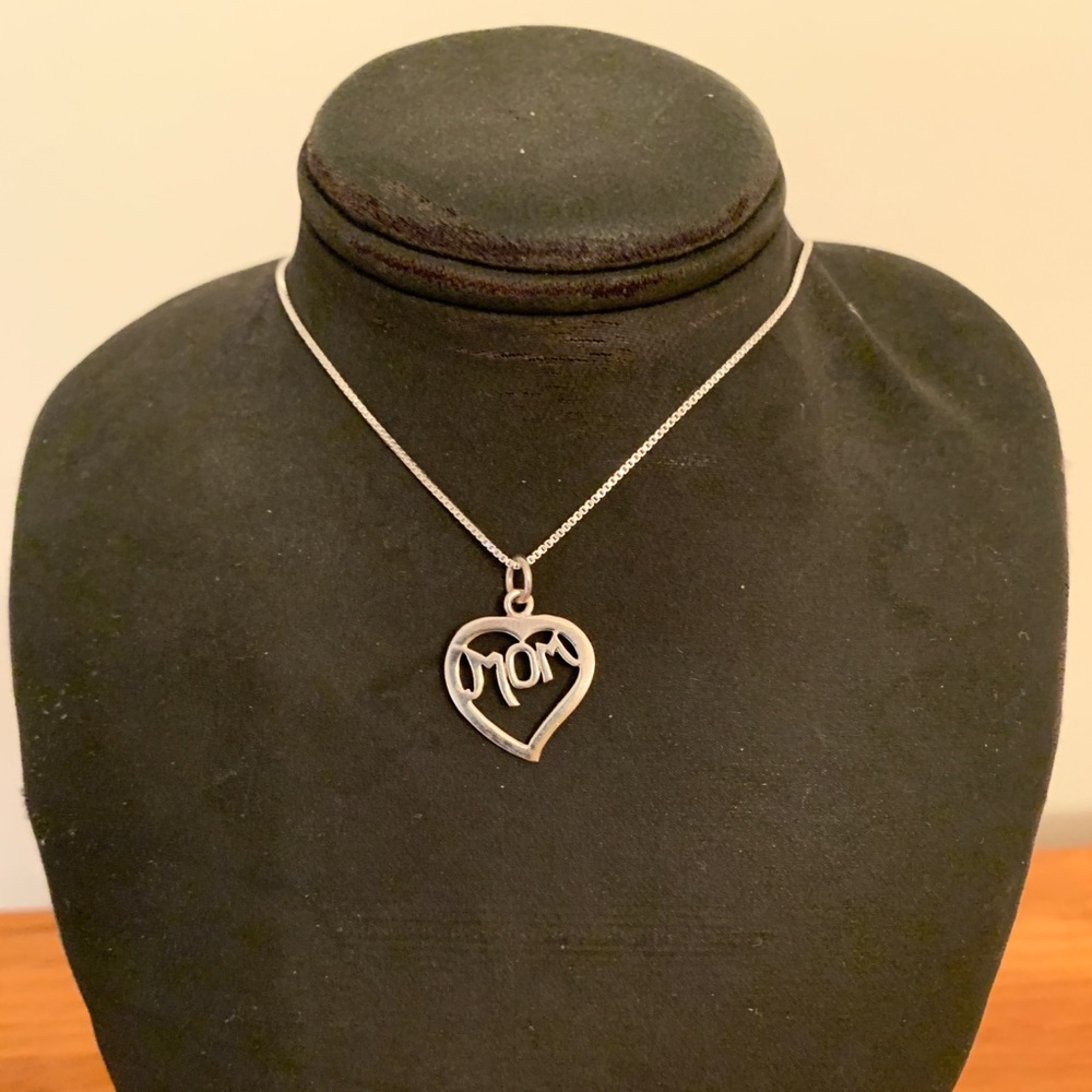 Sterling Silver Heart Pendant "MOM" Mother's Day 18" Box Chain NEW